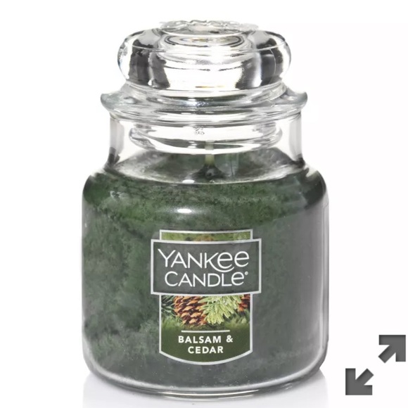 NWT Yankee Candle Balsam & Cedar
Balsam small candle
